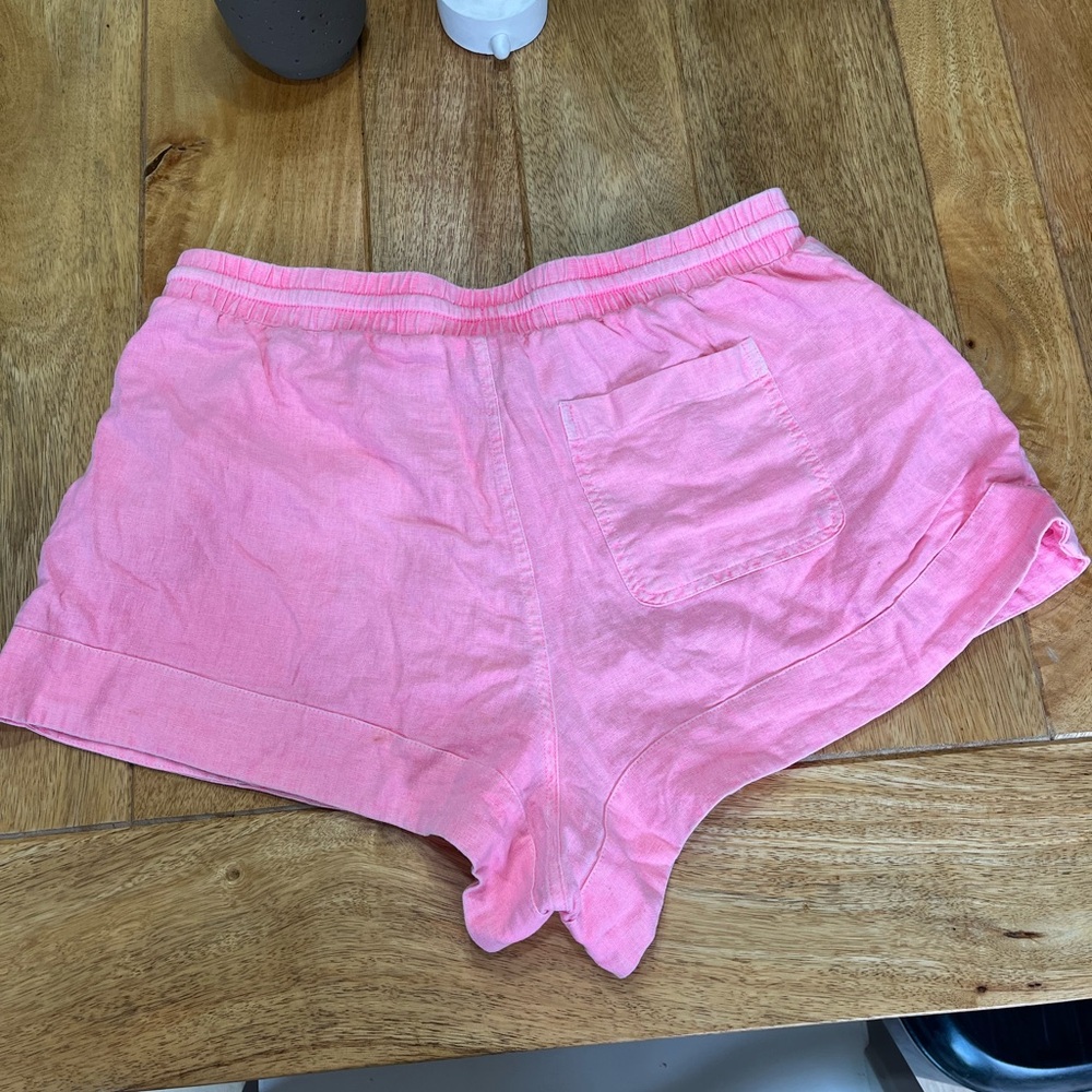 Universal Thread Shorts - Picture 2 of 3